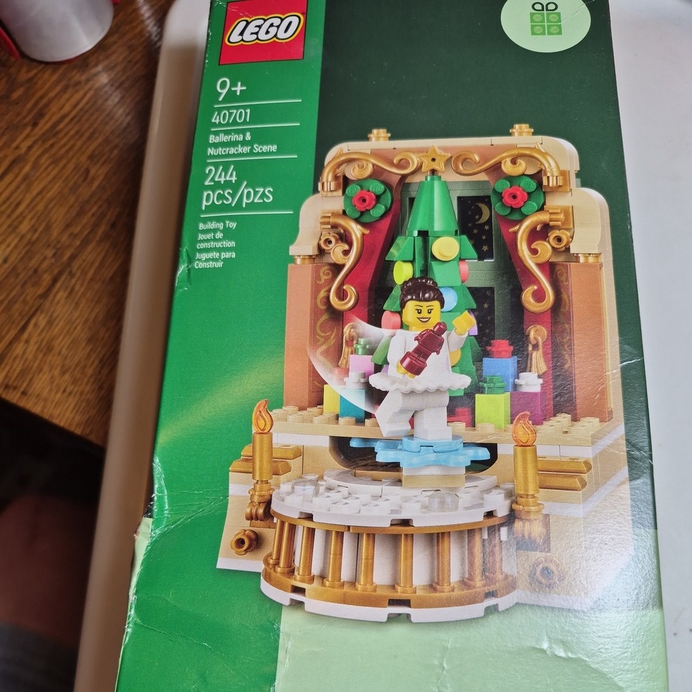 LEGO 40701 Ballerina & Nutcracker Scene - SEALED DAMAGED BOX see pictures